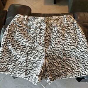 LOFT Black & White Jacquard Shorts Size 4